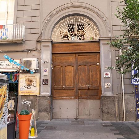 ナポリIl Duomo A Due Passiアパートメント エクステリア 写真